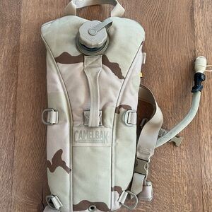 CamelBak Maximum Gear Desert Camo Thermobak 3L 100 Oz Hydration Pack CorduraNWOT